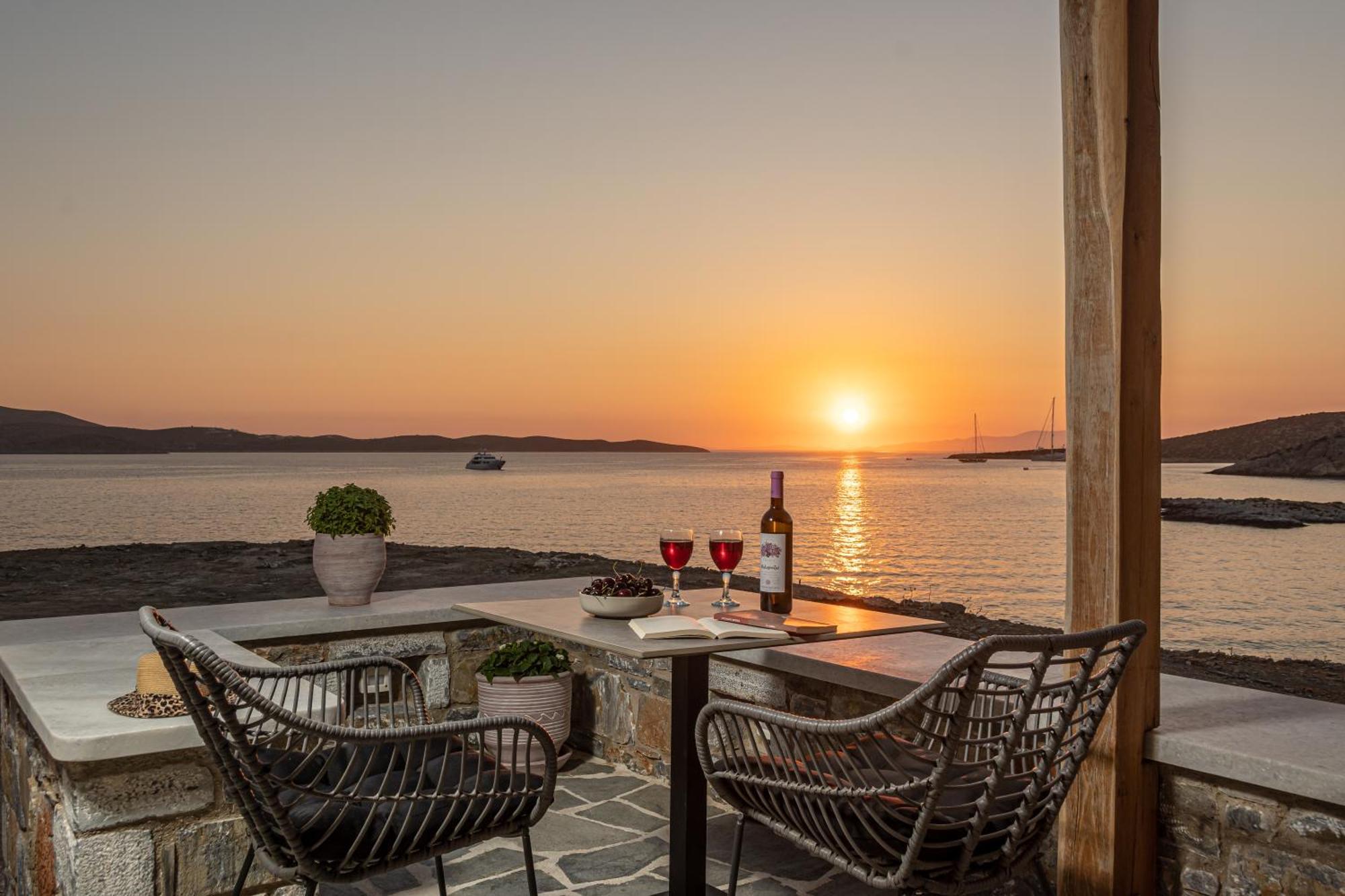 Schoinoussa Porto Dema Luxury Suites מראה חיצוני תמונה