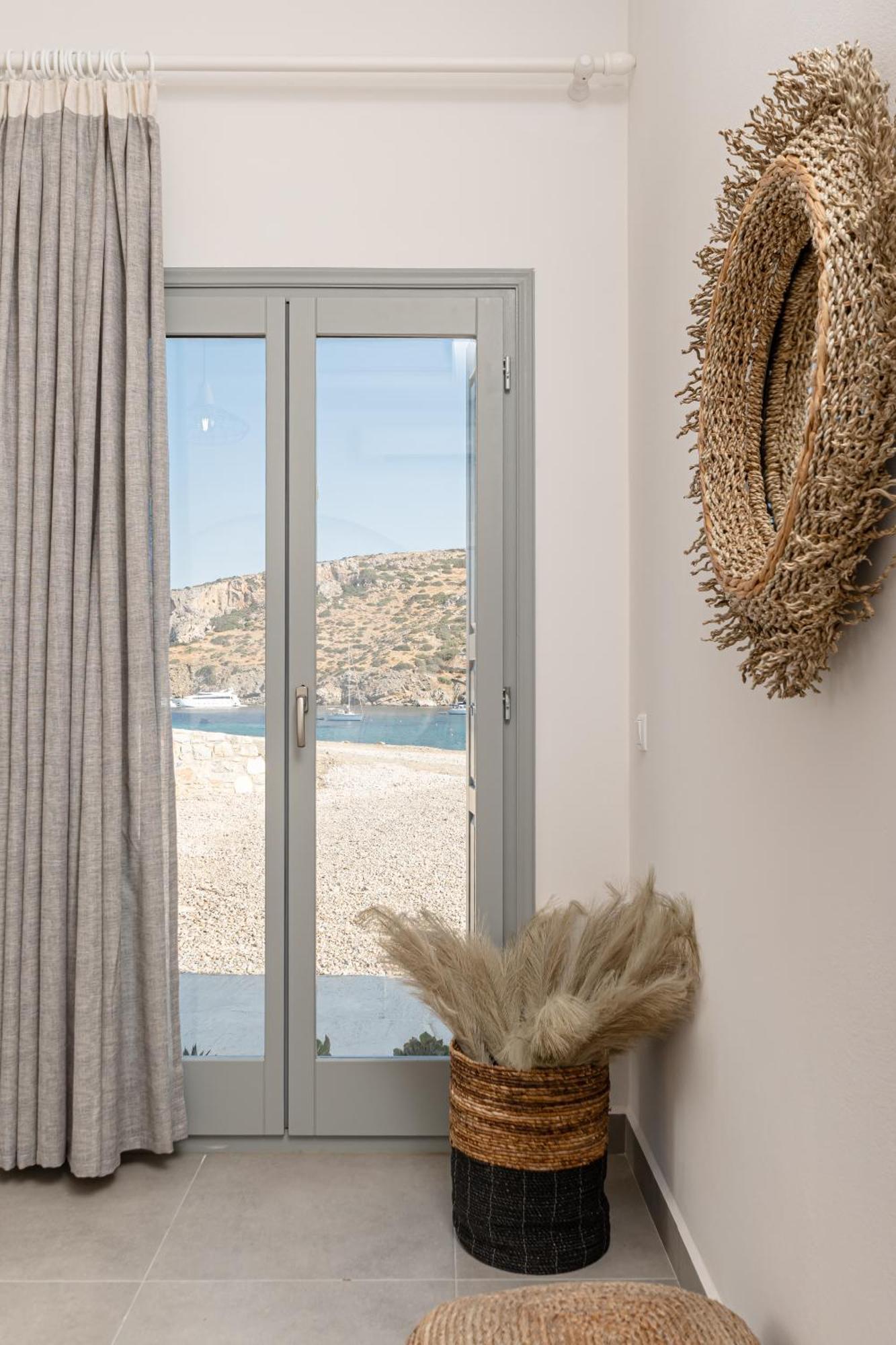 Schoinoussa Porto Dema Luxury Suites מראה חיצוני תמונה